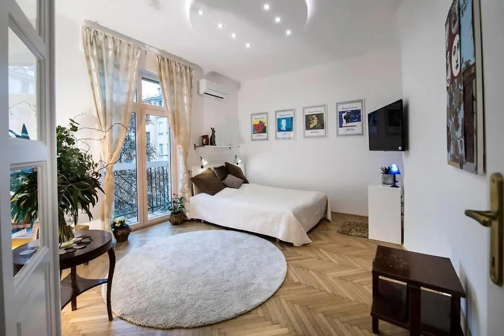 Apartment Gorgeous Flat Right Near The City Center Budapest